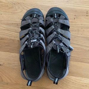 Keen Sandals in Gray